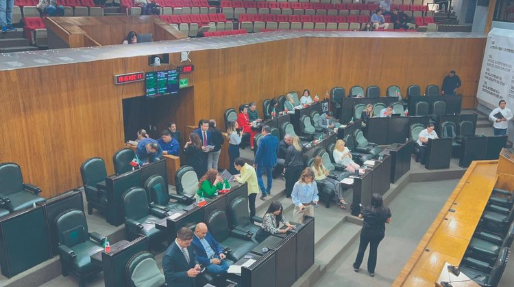 Instalan permanente en el Congreso ante cierre de periodo