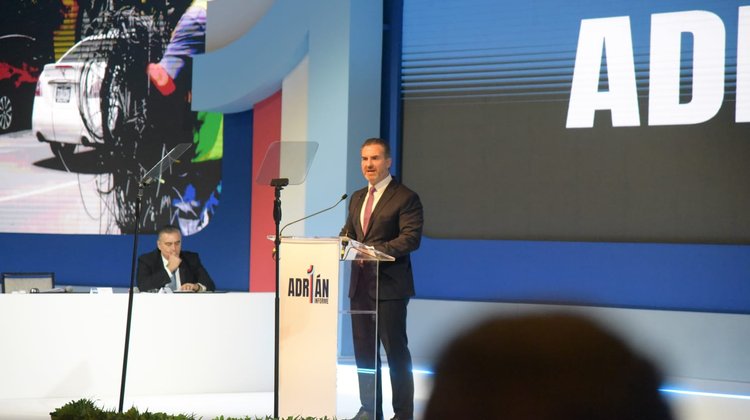 Respaldan representantes de los tres poderes a Adrián de la Garza