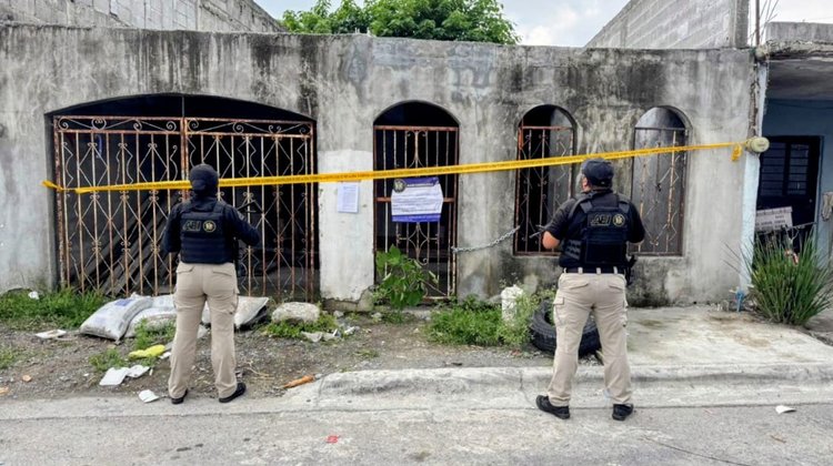 Aseguran armas largas y drogas tras cateo en San Roque