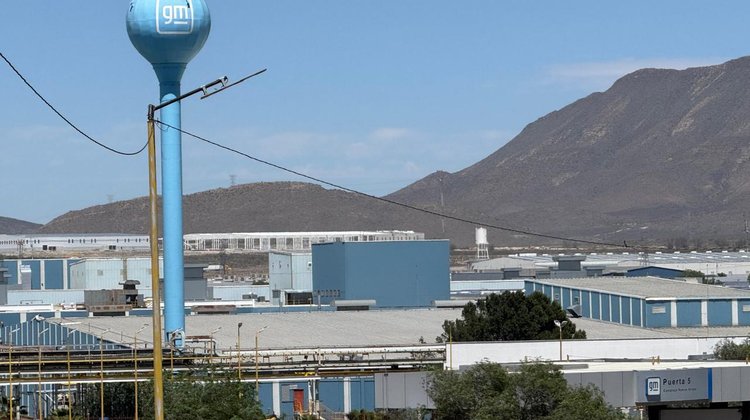 Hacen paro 4 mil trabajadores de GM Ramos Arizpe 