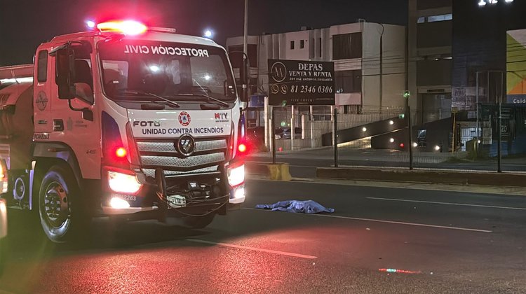 Muere hombre arrollado en Garza Sada; conductor huye de la escena