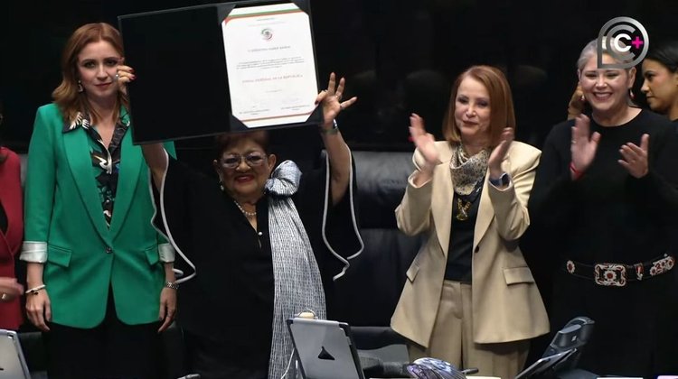 Senado elige a Ernestina Godoy como fiscal de la república