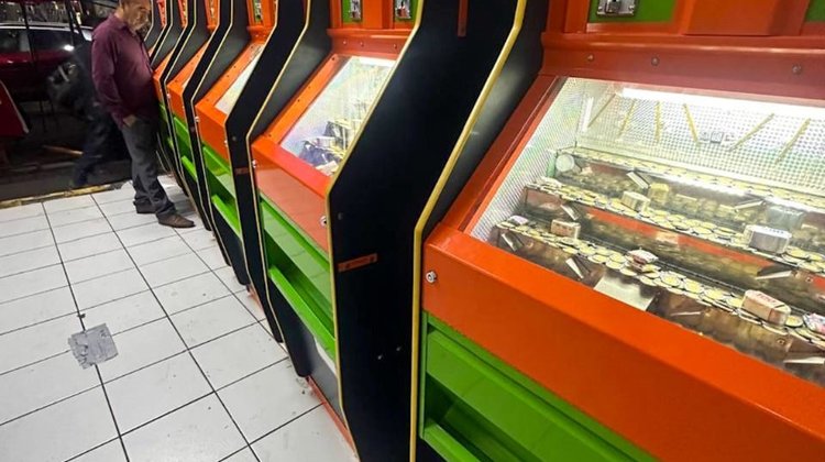 Suspende Monterrey a ocho locales con máquinas tragamonedas