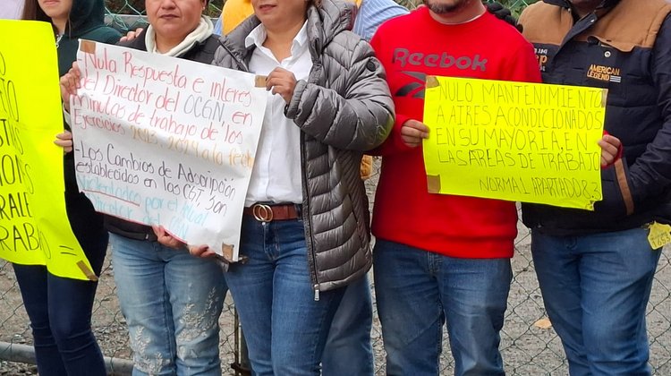 Trabajadores sindicalizados de SEMARNAT se manifiesta en Altamira