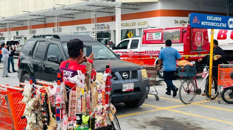 Incendio en supermercado de Matamoros deja trabajador intoxicado