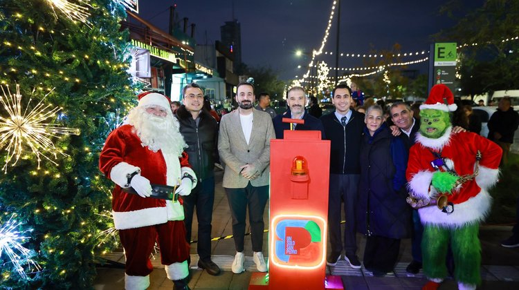 Impulsan con iluminación navideña reactivación del Centrito Valle