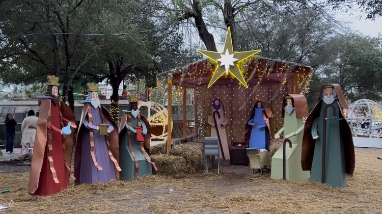 La plaza principal de Reynosa se convierte atractivo navideño