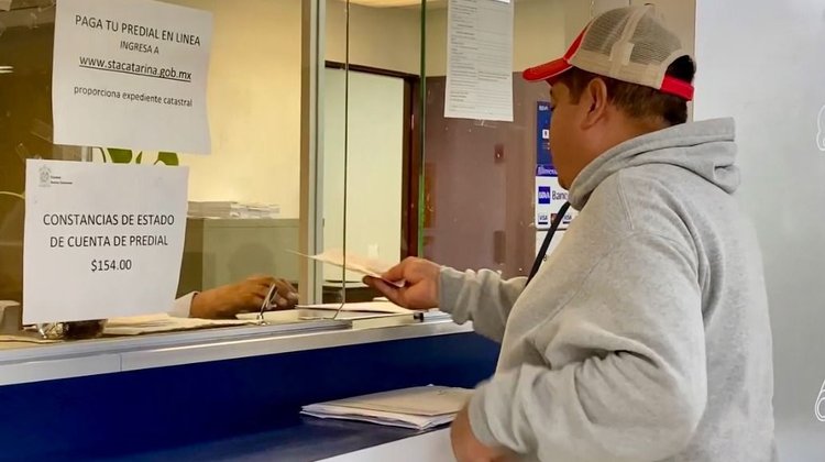 Aprovechan 'borrón y cuenta nueva' del predial en Santa Catarina