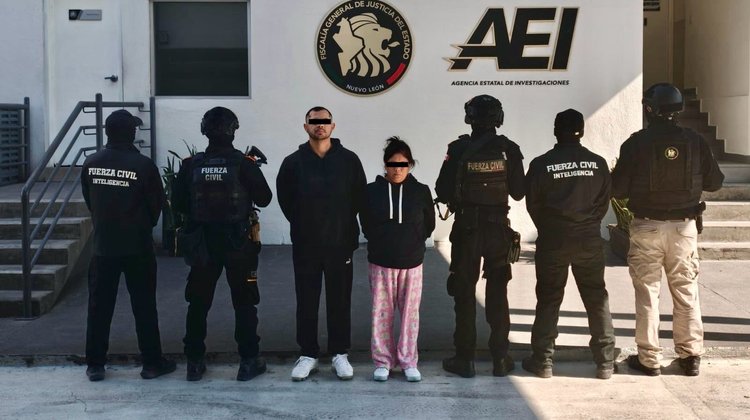 Detienen a dos personas con más de 130 dosis de droga en Apodaca