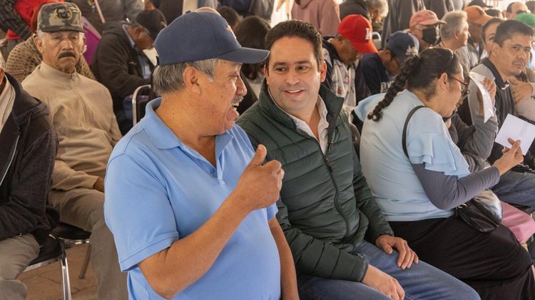 Javier Díaz agradece a contribuyentes en pago del predial