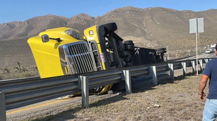 Volcadura deja a joven de 21 años sin pie en Santa Catarina