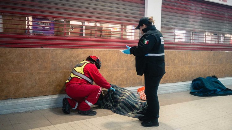 Monterrey activa operativos por frío y lluvia ante frente frío