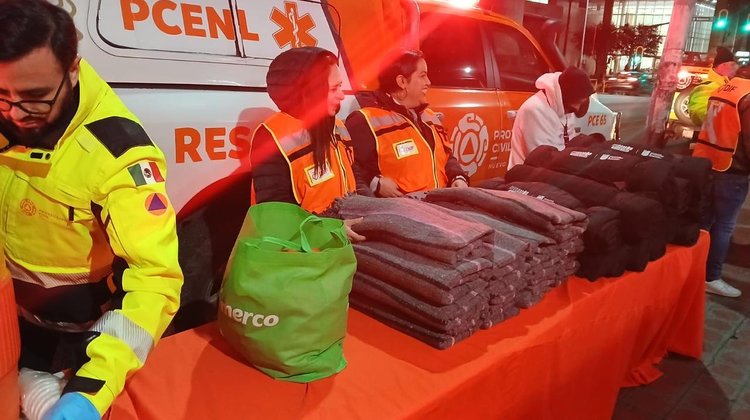 Despliega DIF NL apoyo humanitario ante bajas temperaturas