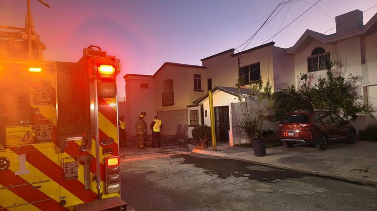Destacan pronta respuesta de bomberos tras incendio en Saltillo