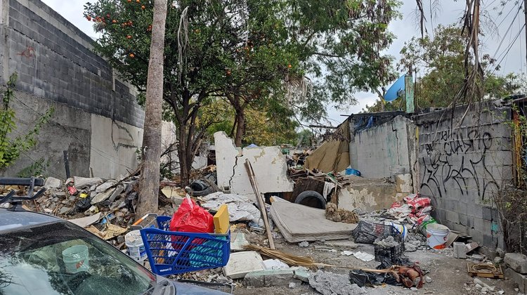 Denuncian foco de insalubridad e inseguridad en Jardín Español