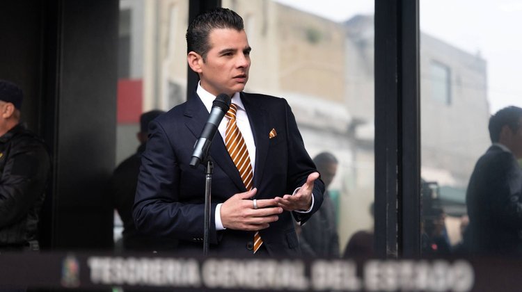 Busca Miguel Flores diálogo personal por el presupuesto