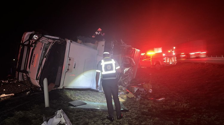 Choque entre tráileres deja un lesionado en la carretera Saltillo