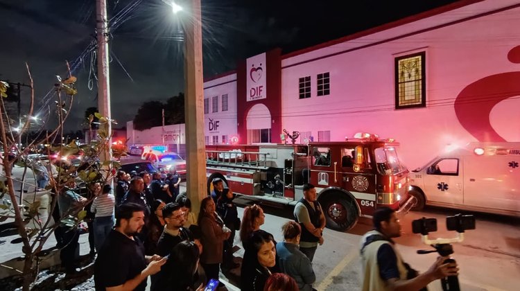 Realizan homenaje y despedida a bomberos que perdieron la vida 
