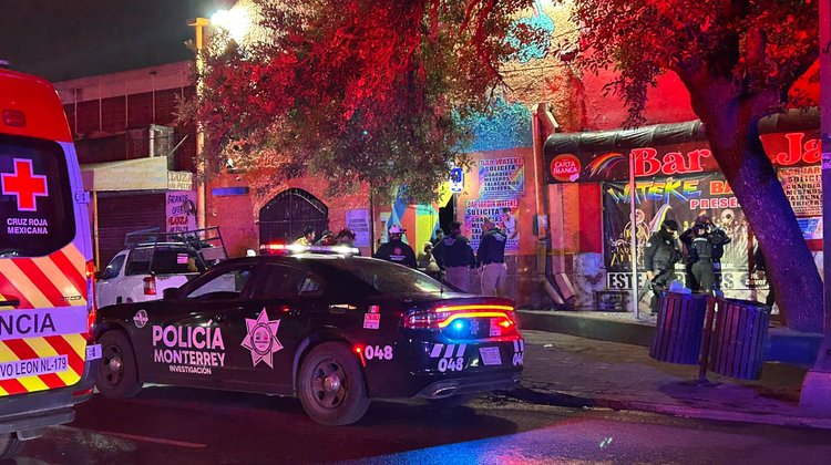 Reportan ataque armado afuera de bar en Monterrey
