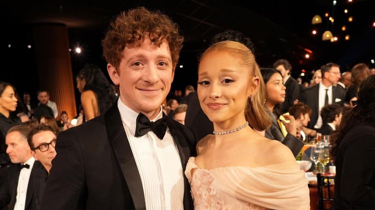 Ponen fin Ariana Grande y Ethan Slater a su relación tras 3 años