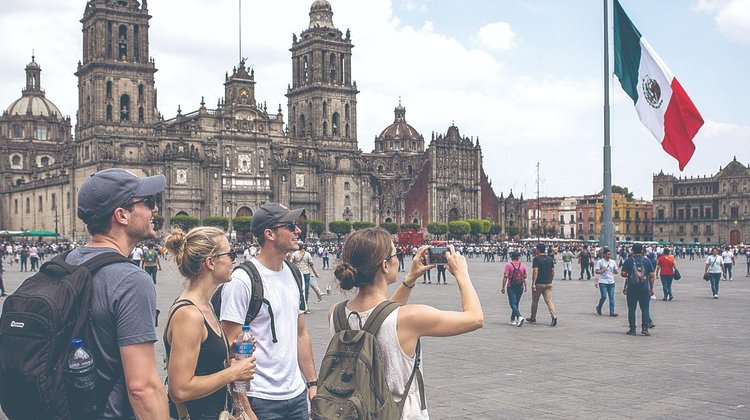 Crece 8% llegada de turistas internacionales a México