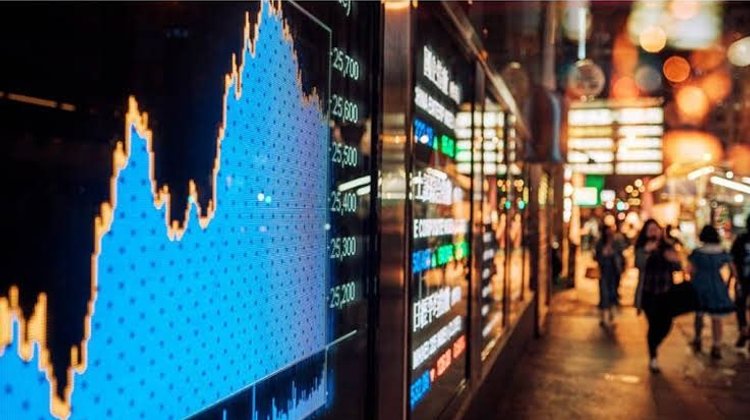 Cierran mercados globales con resultados mixtos 