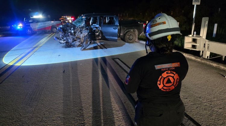 Muere conductor tras choque múltiple en Periférico de Cadereyta