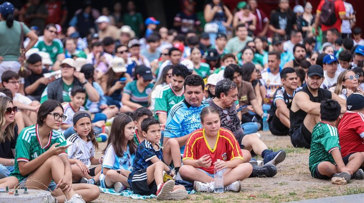 Regios disfrutan pase de Argentina a la final en Fundidora