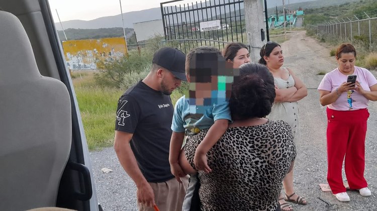 Localizan a menor de un año en la carretera Saltillo–Torreón