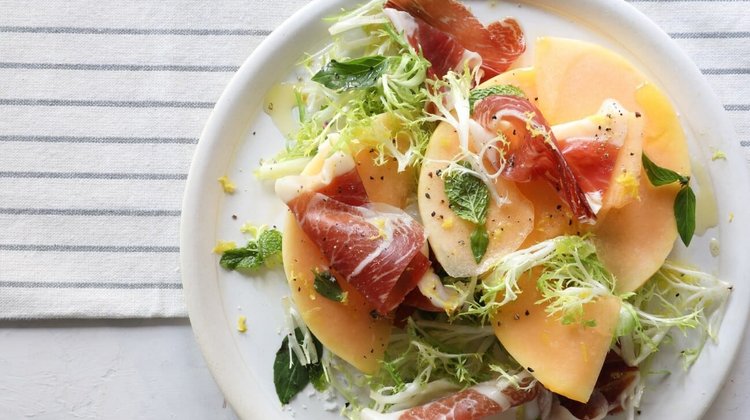 Prueba estas ensaladas para darte un respiro del calor