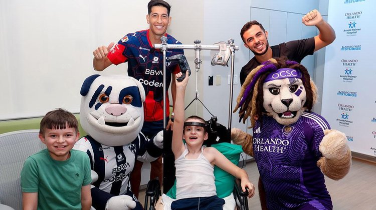 Golazo y triunfo de Rayados… pero afuera de la cancha