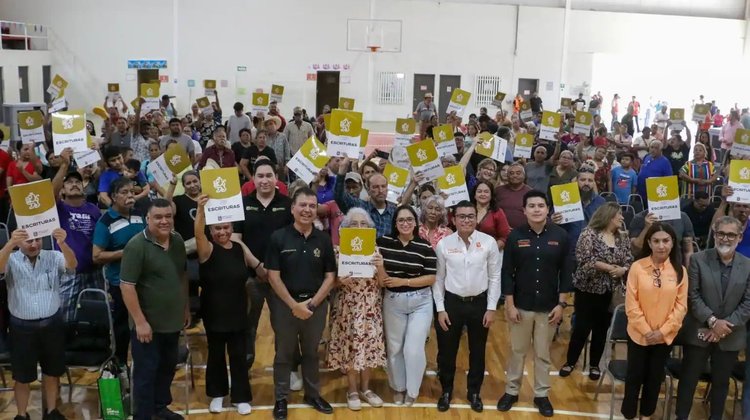 NL supera las 14,000 escrituras entregadas a familias