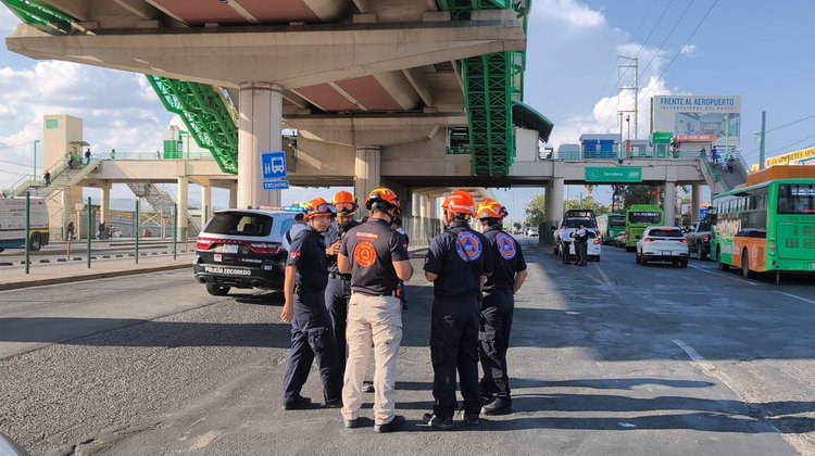 Cae joven de 15 metros y termina con fractura expuesta