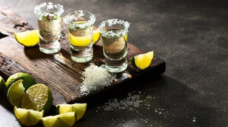 Si la vida te da limones... ¡Pide tequila y sal!