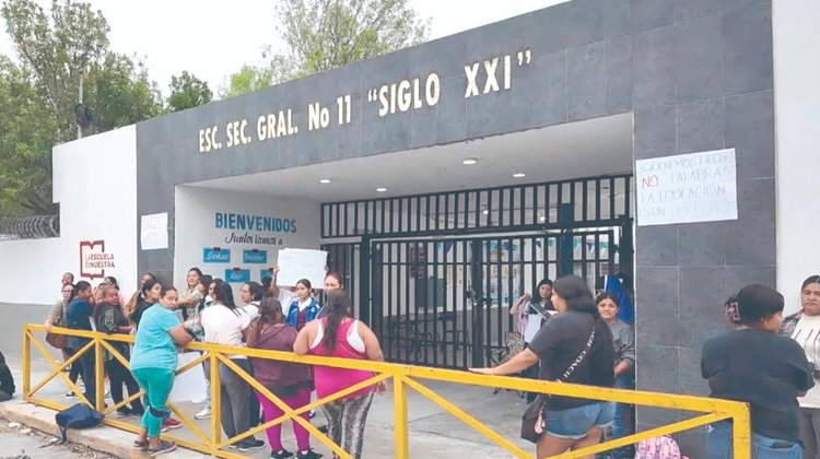 Falta de maestros paraliza secundarias en Reynosa