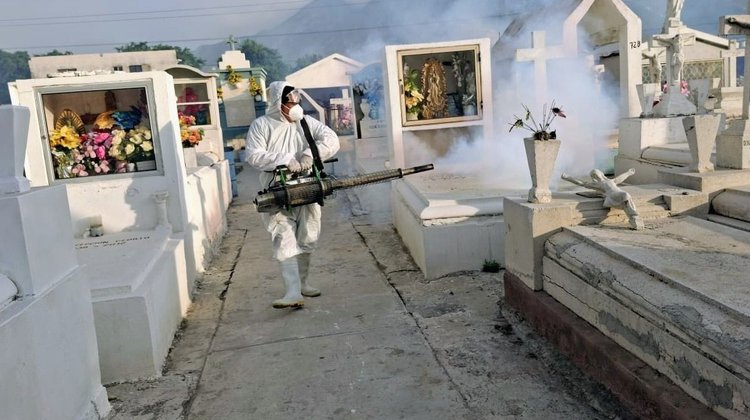 Refuerzan seguridad en panteones de Santa Catarina