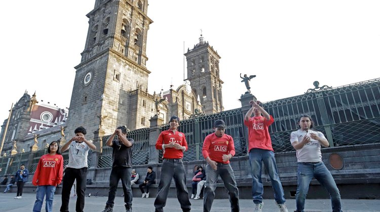 Aficionados festejan cumpleaños de CR7 con 'Siuuu' masivo