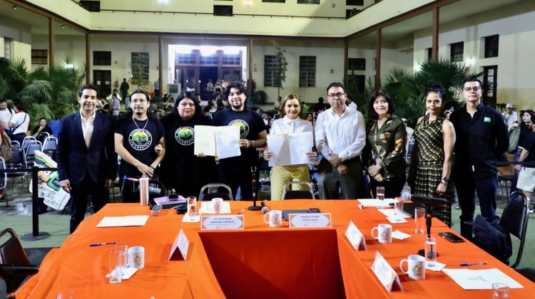 Nuevo León acuerda mesas de diálogo para fortalecer transporte