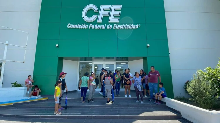 Protestan vecinos de Praderas Elite por falta de energía