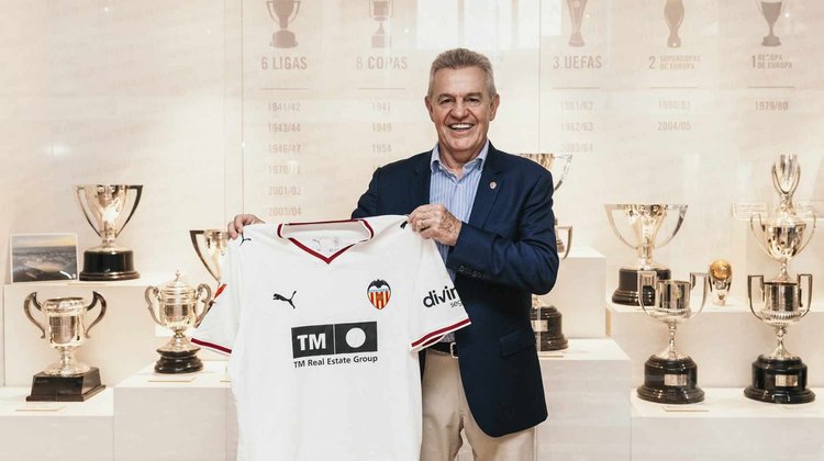 Valencia presenta de forma oficial a Javier Aguirre