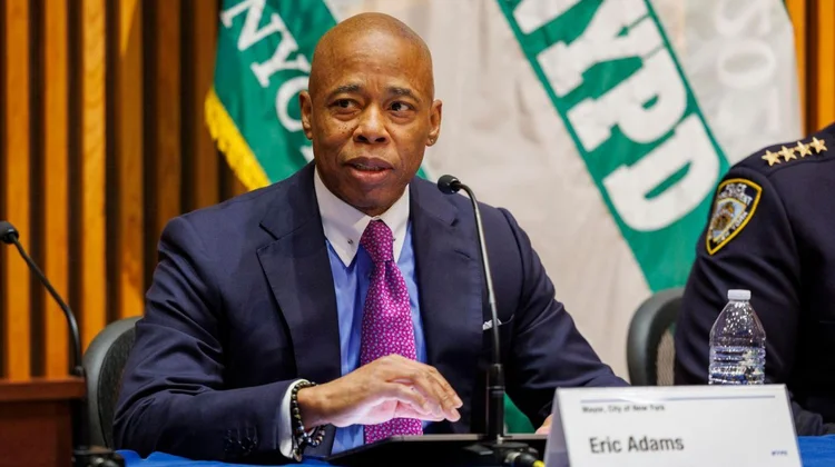 Alcalde de Nueva York enfrenta cargos penales por corrupción