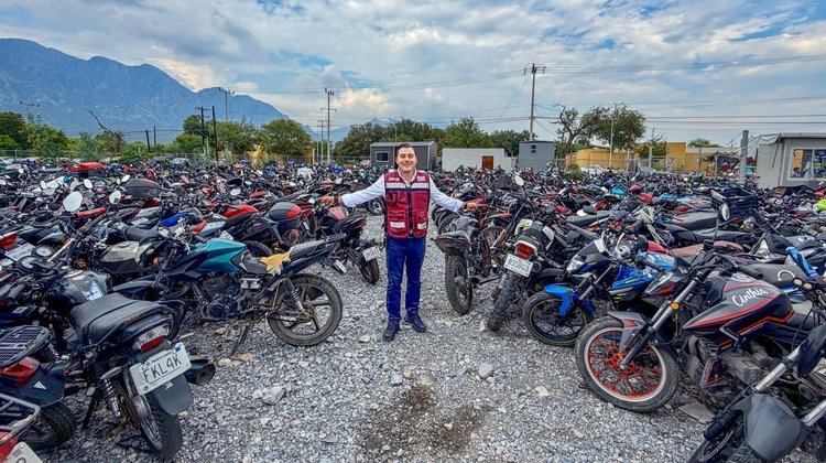 Lanza García programa para recuperar vehículos del corralón