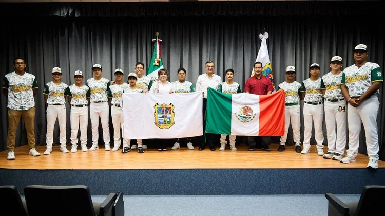 Américo Villarreal abandera Liga de Béisbol rumbo al Mundial