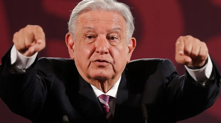 Paleros: AMLO a trabajadores en paro contra reforma judicial