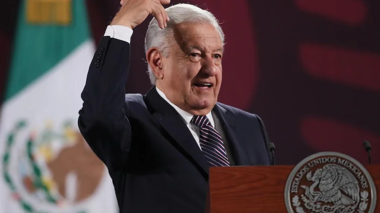 AMLO acusa a Pedro Sánchez de faltar al respeto a Sheinbaum