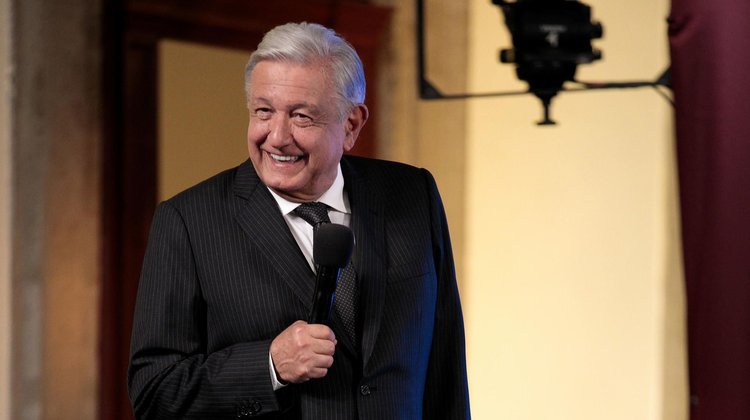 AMLO violó neutralidad electoral sin influir en voto: Morena