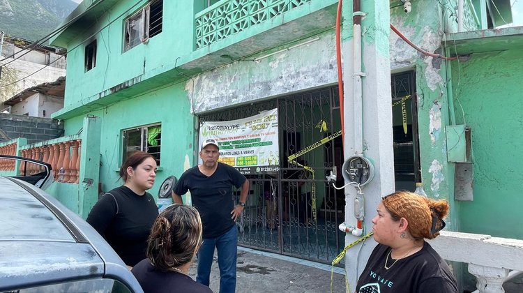 Pide ayuda abuelito de gemelitos fallecidos en incendio