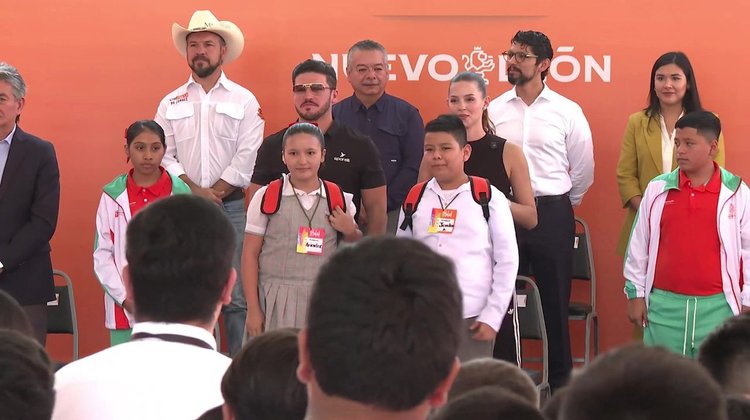 Promete Samuel García entregar una escuela por semana