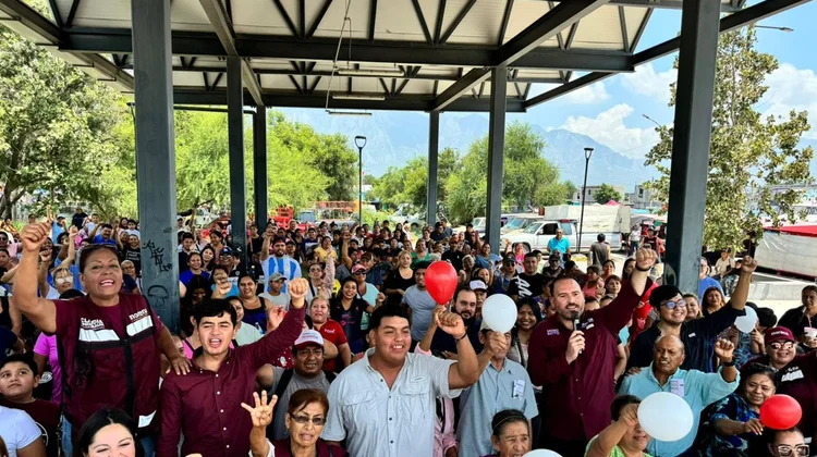 Acuden a informarse sobre nuevas becas para todos los niños