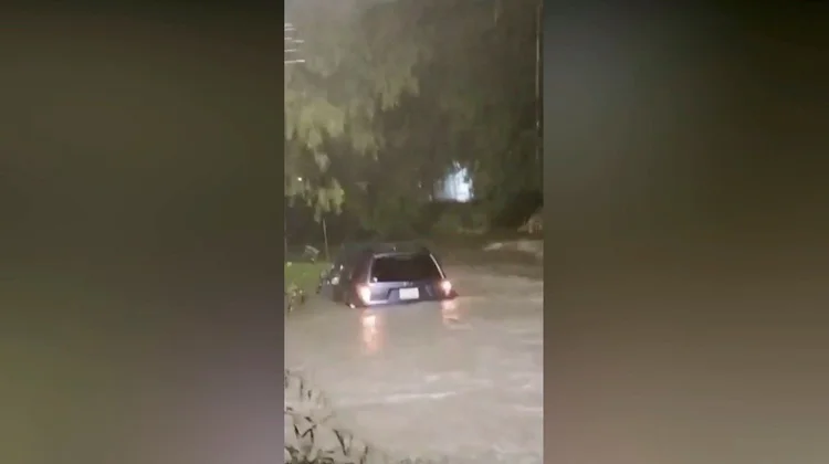Tormenta provoca apagones y arrastra vehículos en Piedras Negras